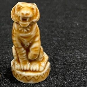 Wade Whimsie Red Rose Tea Tiger Figurine